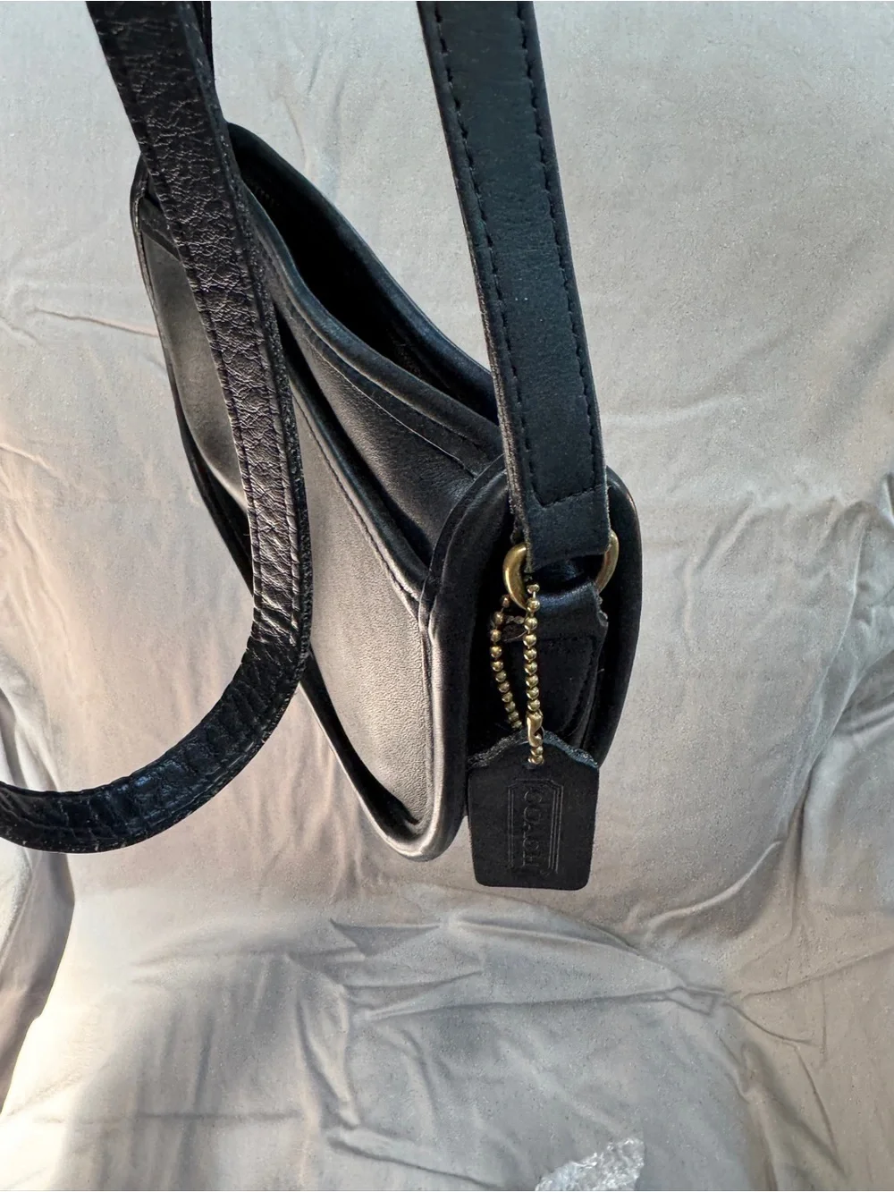 Coach vintage Wendie 9031 Black Leather Crossbody with Gold-Tone Buckle